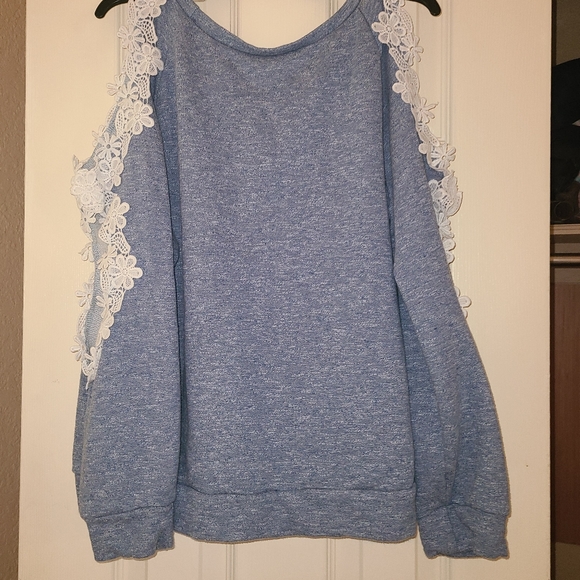 Womens cold shoulder top - Picture 3 of 3